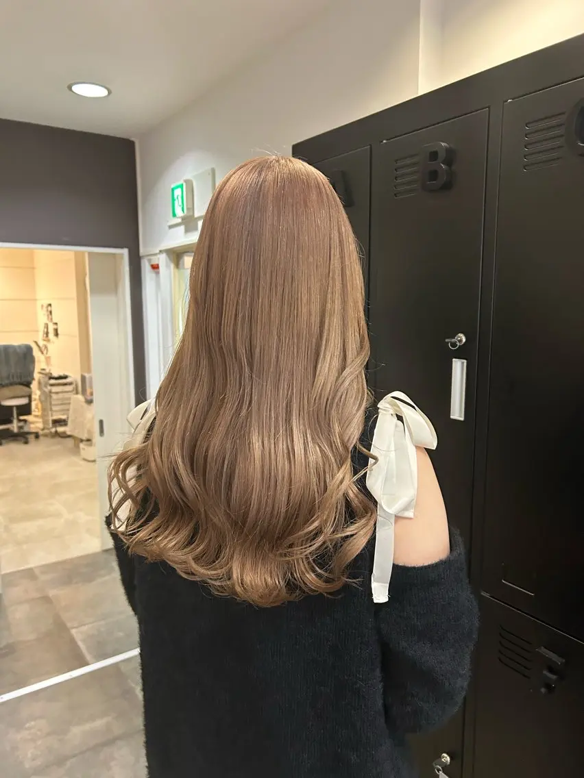 セミロング カラー 吉村 夏椰のヘアスタイル