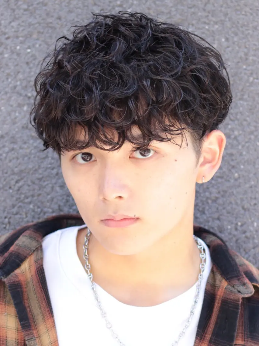 ショート カラー パーマ ヘアアレンジ メンズ カット トリートメント ヘッドスパ ヘアセット スパイキー/フェザー /波巻き/かいとのヘアスタイル
