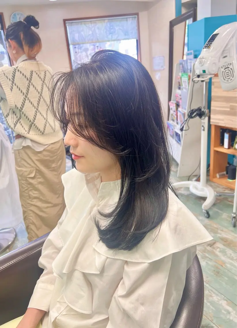 セミロング カット 田牧 みゆきのヘアスタイル