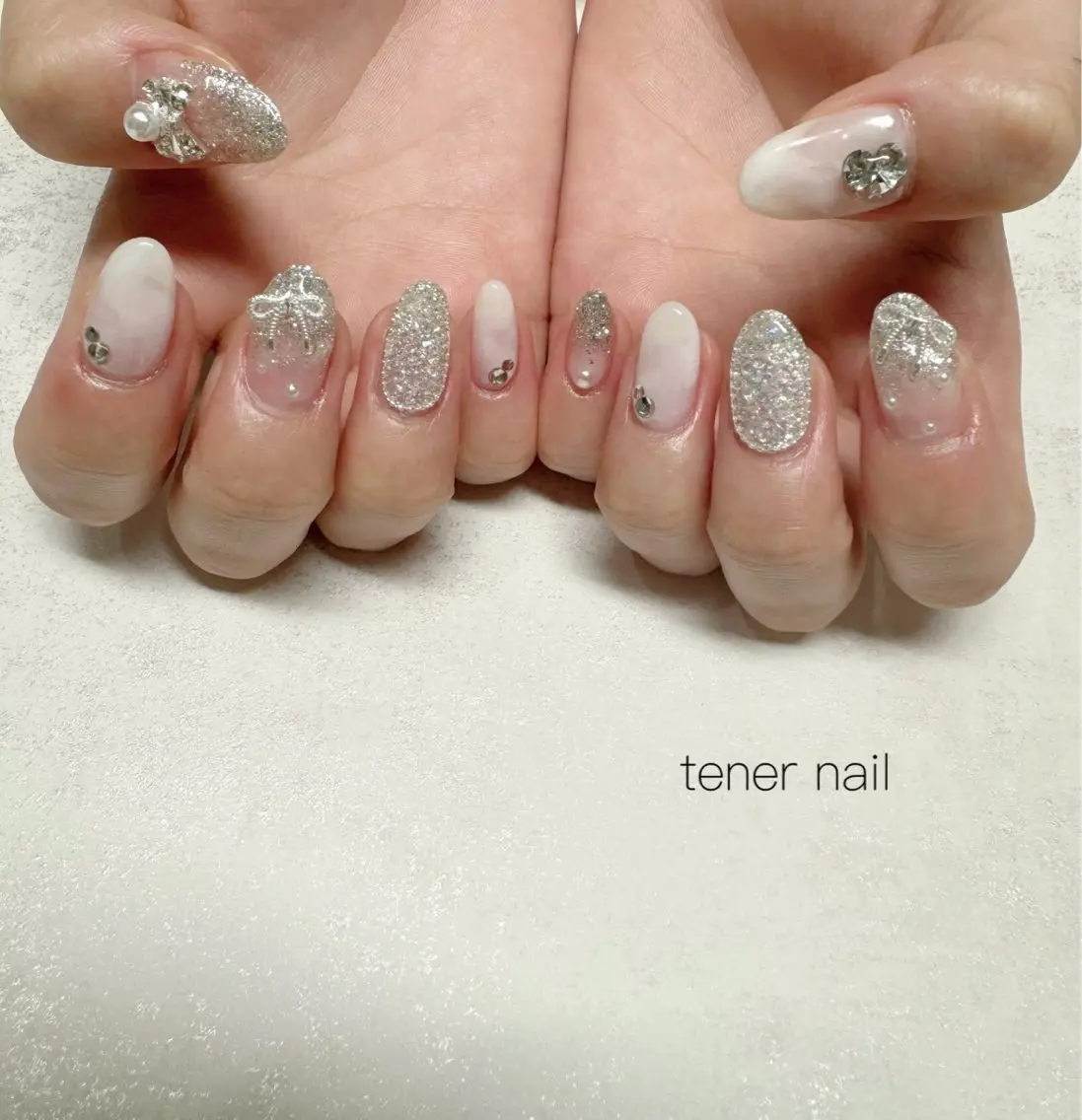 ネイル シルバー ホワイト ハンドネイル テネルネイル tener nailのネイルデザイン