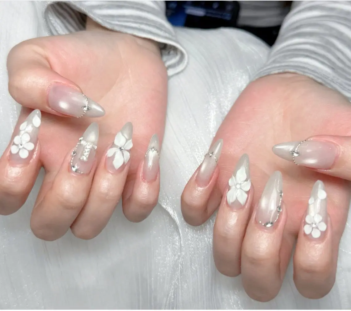 ネイル ハンドネイル moon nailsのネイルデザイン