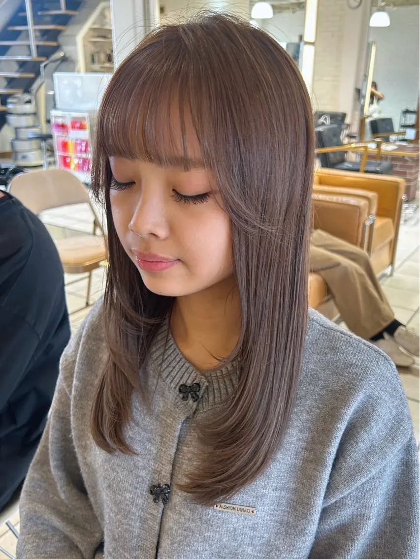 セミロング カラー ベージュカラー ブリーチ ブリーチなしカラー 顔まわりレイヤー 顔周りカット 💫レイヤーカット 💫ブリーチ💫サキのヘアスタイル
