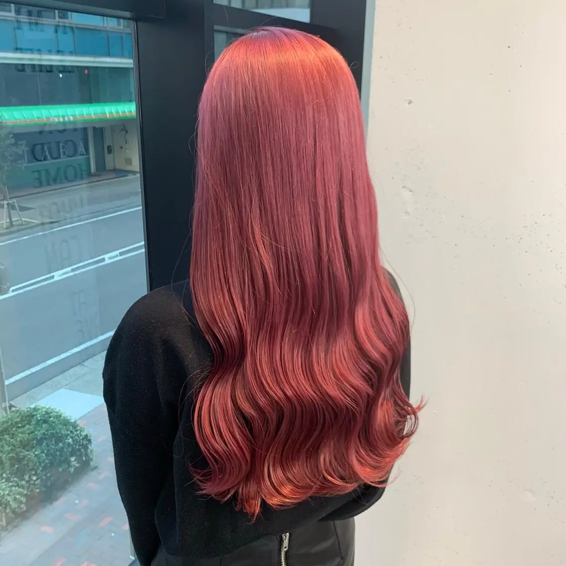 ロング カラー ハイトーンカラー ピンクカラー マツオカ マコのヘアスタイル