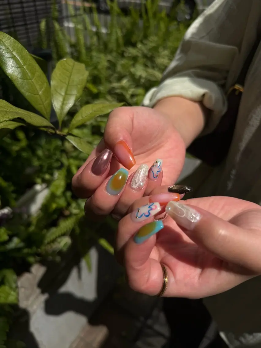 ネイル アートネイル 持ち込み ハンドネイル フットネイル with hues AYAのネイルデザイン