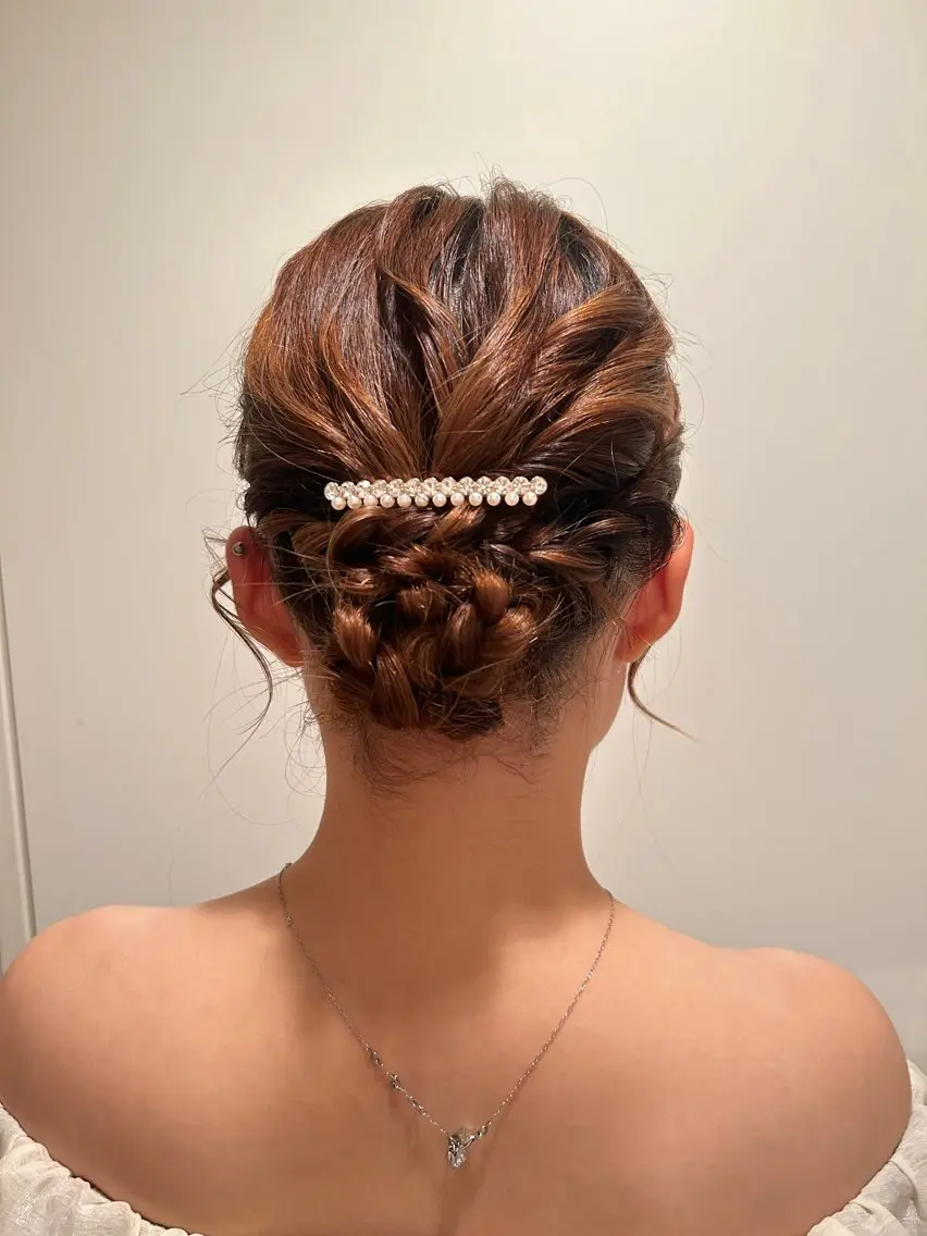 アップヘアアレンジの写真