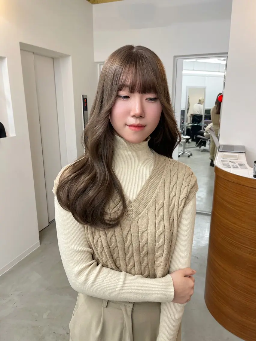 ロング カラー グレージュ ミルクティーグレージュ ヘアカラー トリートメント キダアヤカ/ 梅田/ベージュカラーのヘアスタイル