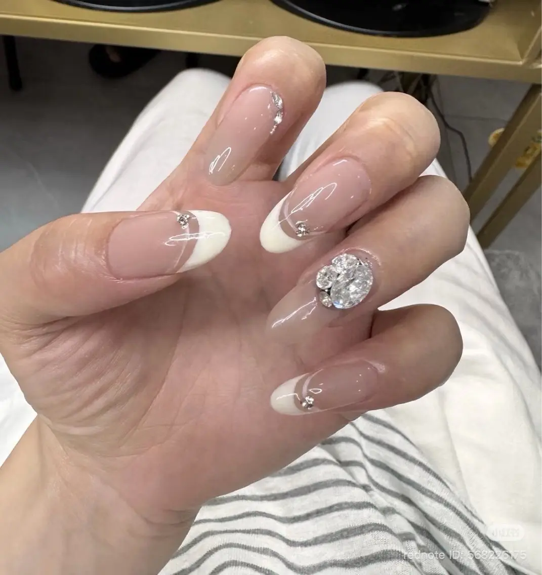 ネイル フレンチネイル キラキラネイル 韓国ネイル シンプルネイル ワンホンネイル ハンドネイル MEI Nailのネイルデザイン
