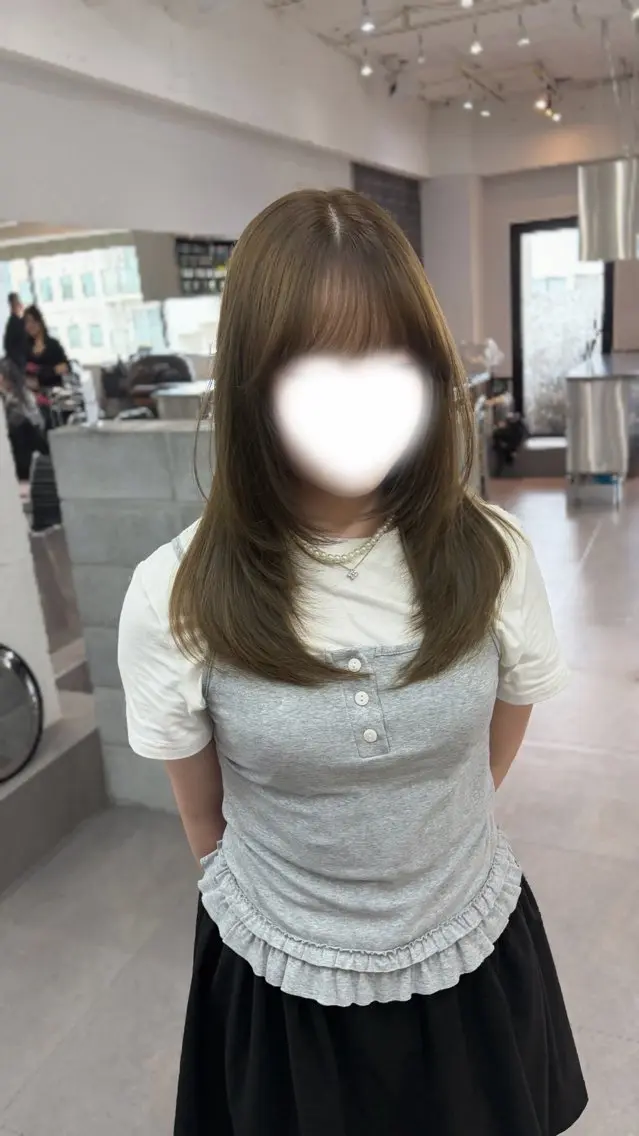 ロング カラー ベージュカラー オリーブベージュ レイヤーカット カット ヘアカラー 🏹MIYU¦抜け感 ×柔らかカラーのヘアスタイル