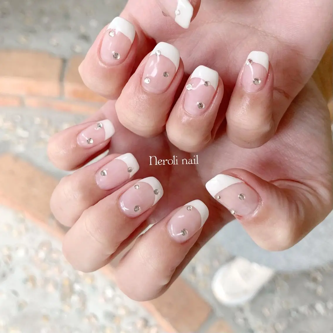 ネイル フレンチネイル ストーンネイル Neroli nailのネイルデザイン