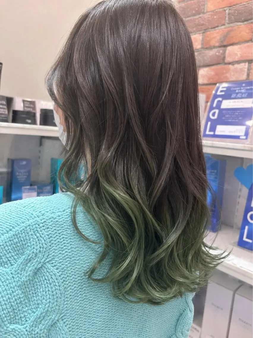 ロング カラー デザインカラー カット ヘアカラー 髙橋紋菜🍏 イオンモール名取2階のヘアスタイル