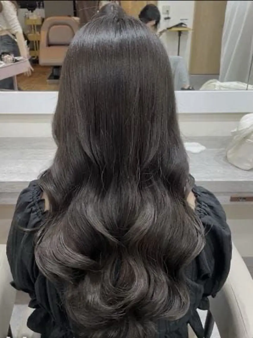 ロング パーマ 丸山 心 / 艶カラーのヘアスタイル