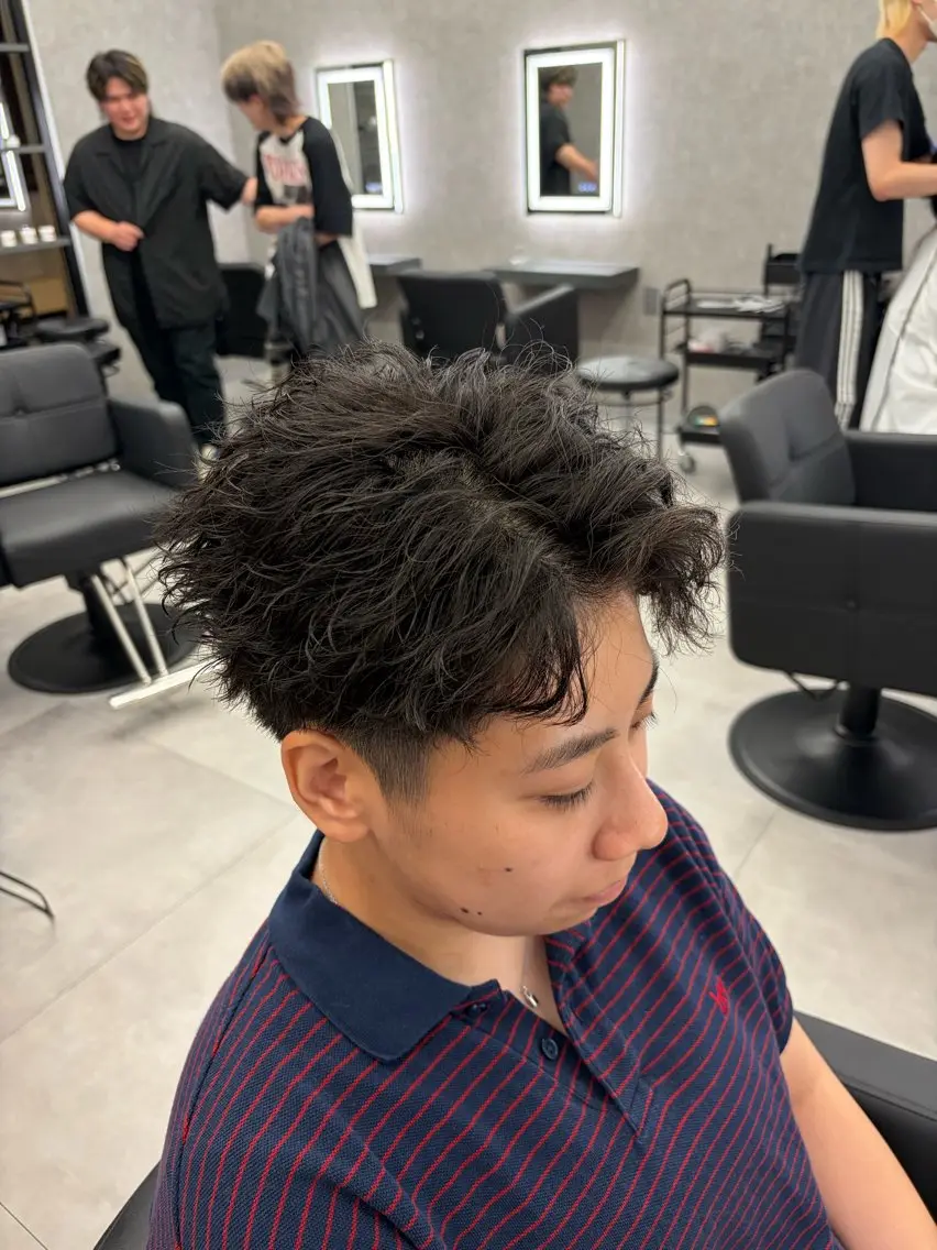 ショート カラー パーマ メンズ メンズパーマ メンズショート ショートヘア カット パーマ メンズ特化 👑YUTAのヘアスタイル
