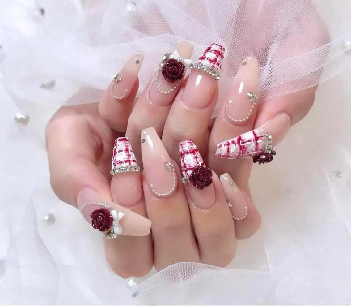 ネイル グラデーション キラキラネイル ワンカラーネイル 冬ネイル Jenn Nail Salonのネイルデザイン