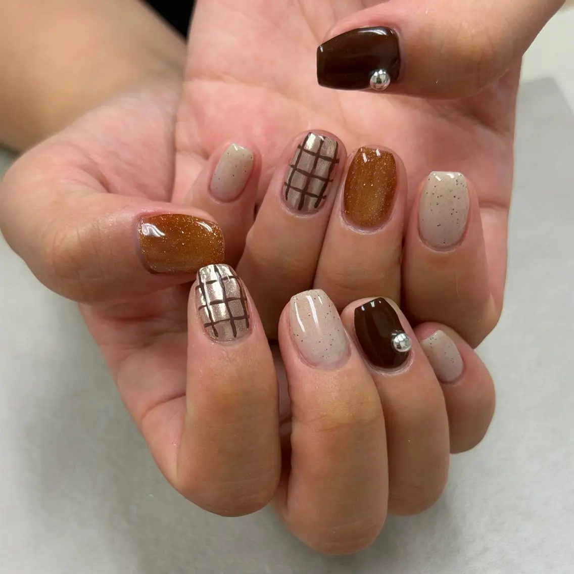 ネイル ニュアンスネイル ハンドネイル ネイルクローネ カレンのネイルデザイン