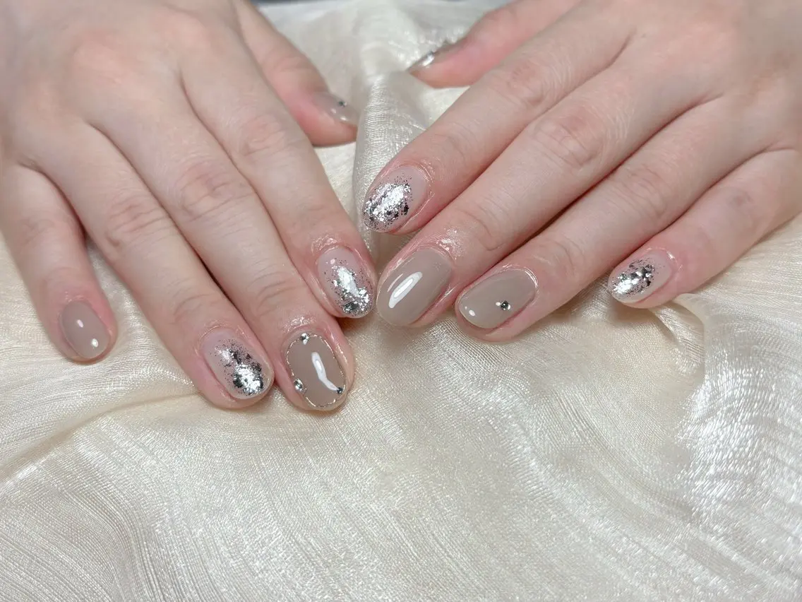 ネイル オーロラネイル チークネイル フレンチネイル ジェルネイル ガラスフレンチ ハンドネイル ハンドケア Nail Jolieのネイルデザイン
