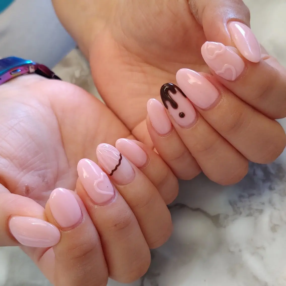 ネイル バレンタイン ジェヌインネイル 河内のネイルデザイン