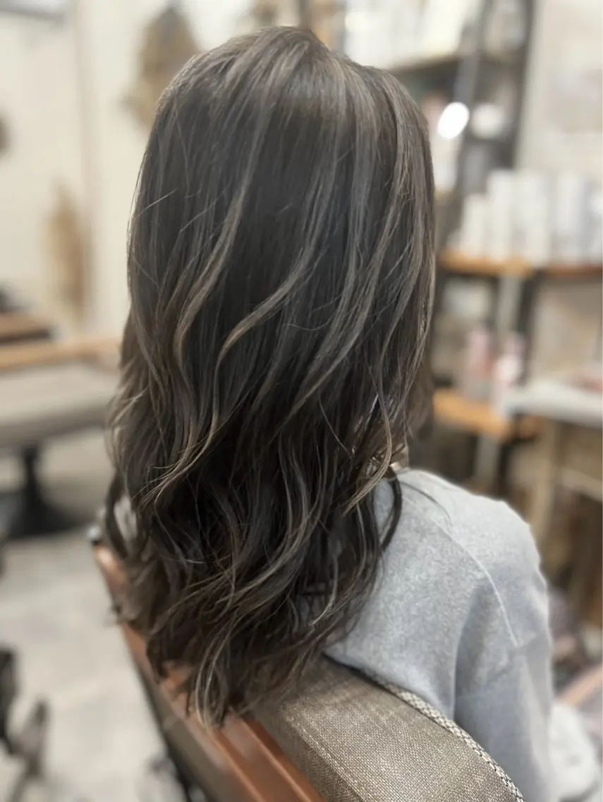 ロング カラー ケアカラー ハイライトカラー 3Dハイライト ハイライト カット ヘアカラー トリートメント hair works raptureのヘアスタイル