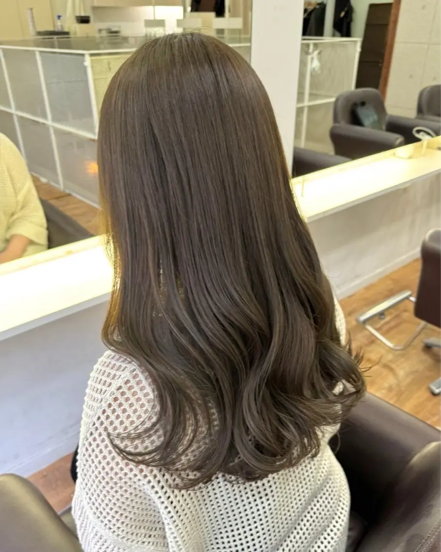 カラー Hip's eyes meiのヘアスタイル
