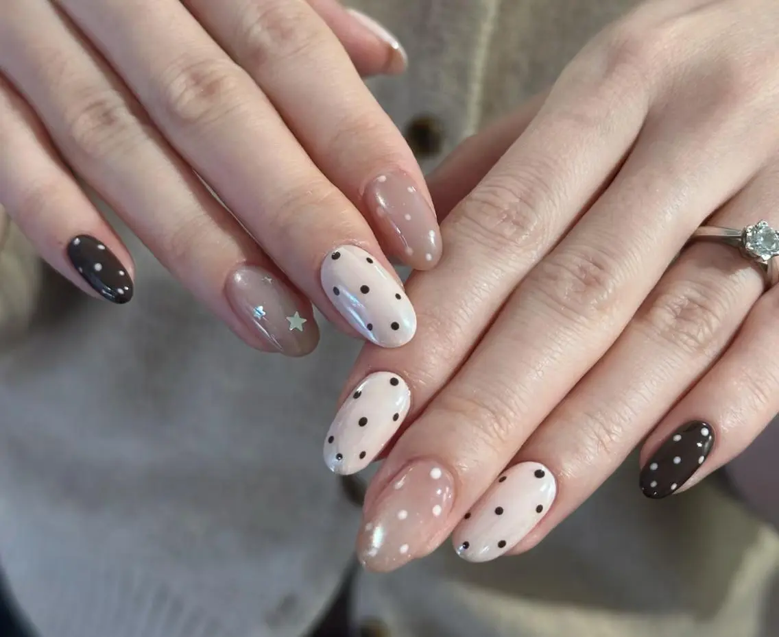 ネイル ハンドネイル 🎀 Ayaka_nailのネイルデザイン