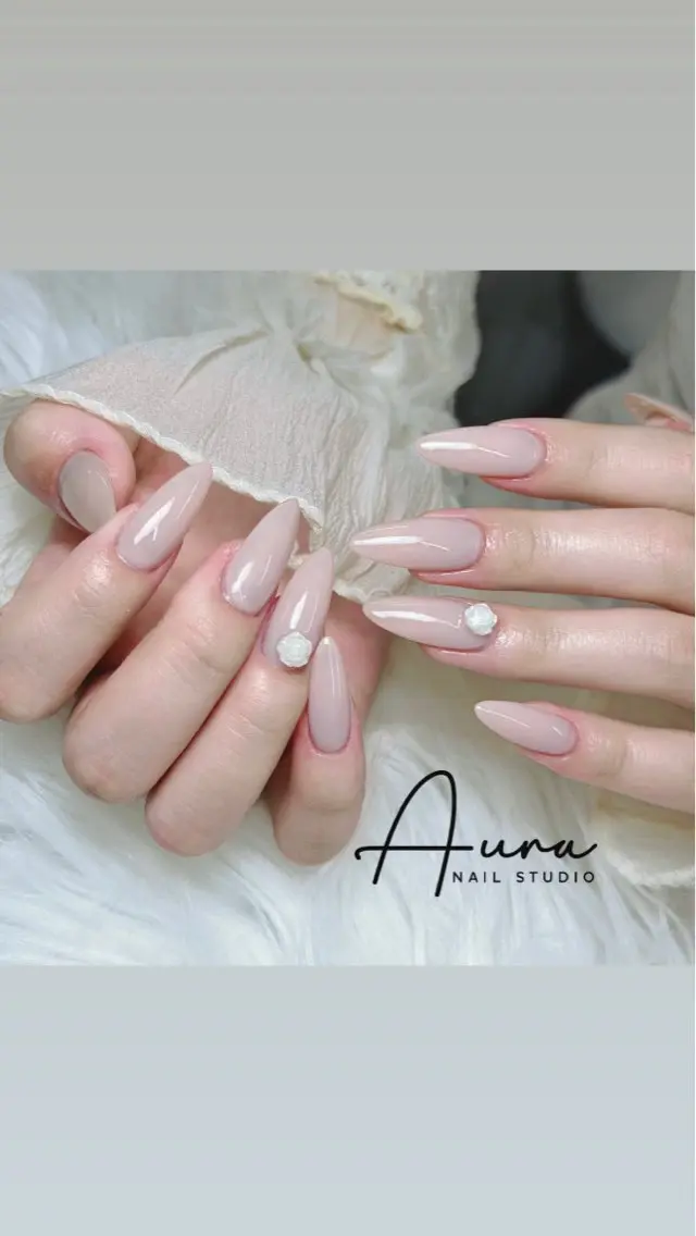 ネイル フラワーネイル 韓国ネイル ロングネイル ワンカラーネイル シンプルネイル ハンドネイル Aura Nail Studioのネイルデザイン