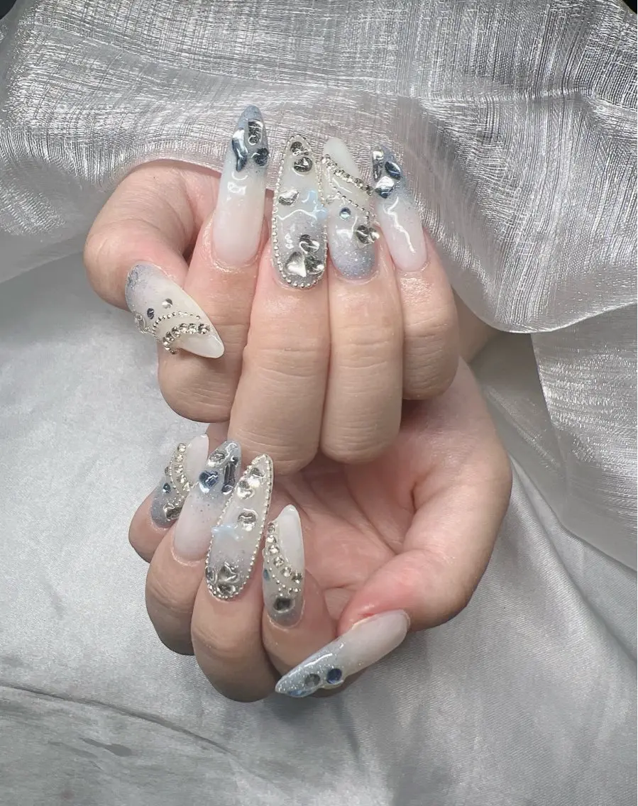 ネイル 長さ出し グラデーション 卒業式 キラキラネイル マグネットネイル ハンドネイル Lee Nailsのネイルデザイン