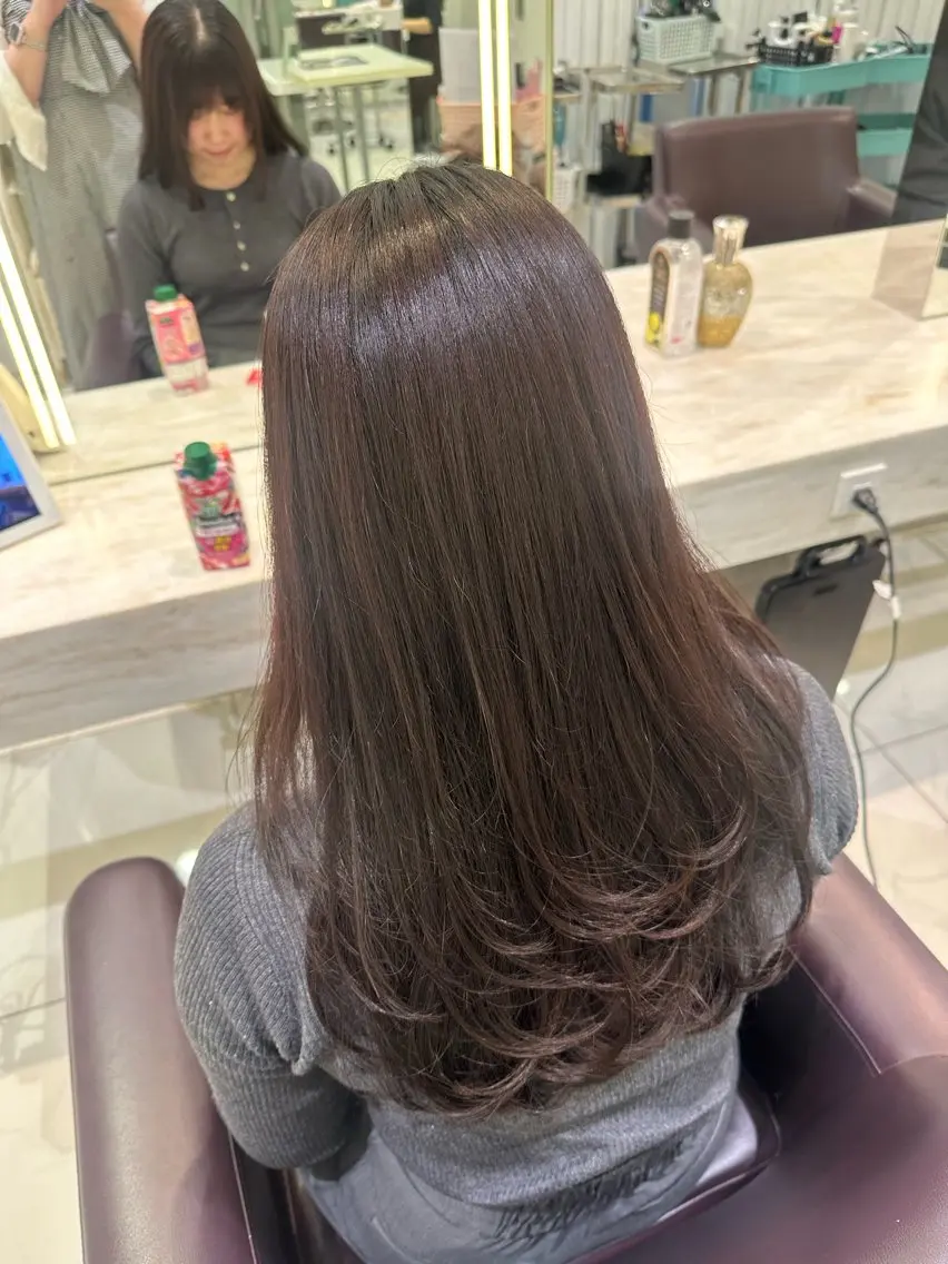ロング カット ヘアカラー トリートメント 艶髪/酸性ストレート /髪質改善/内村麻衣のヘアスタイル