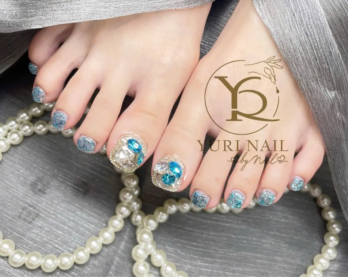 ネイル チークネイル フットネイル フレンチネイル グラデーション キラキラネイル フットネイル ハンドケア YURI Nail Funabashiのネイルデザイン