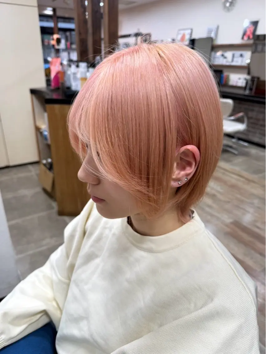 ショート カラー ブリーチ ケアブリーチ ヘアカラー トリートメント イツキ🌕デザインカ ラー🥨髪質改善🫧のヘアスタイル