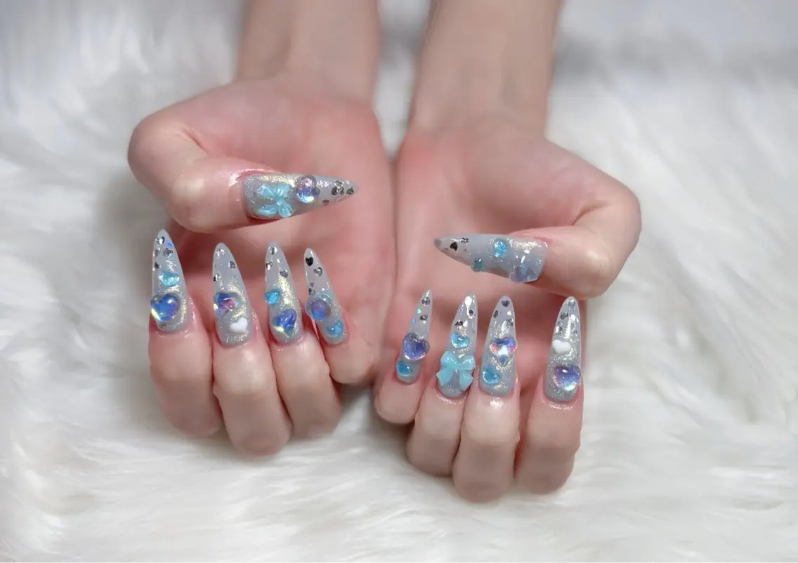 ネイル オーロラネイル チークネイル フットネイル フレンチネイル ジェルネイル ハンドネイル Havi Nailsのネイルデザイン