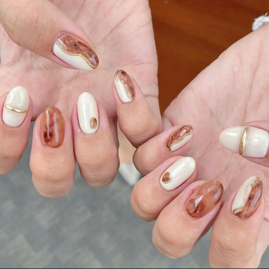 ネイル べっ甲ネイル ハンドネイル 【岐阜💅🏻】 オトナ可愛い🤍🪄のネイルデザイン