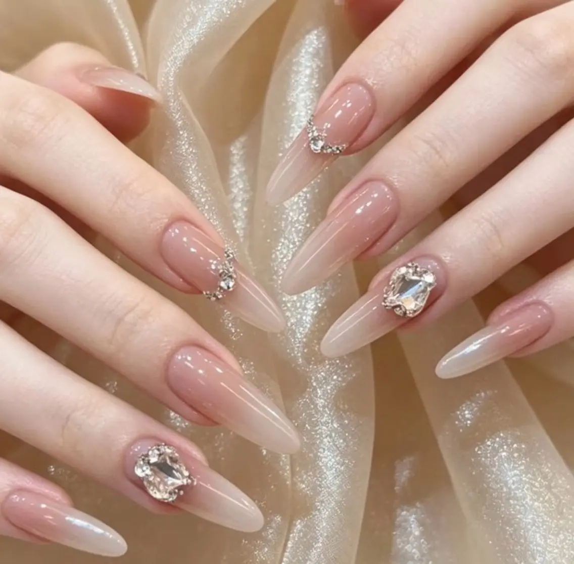 ネイル アートネイル ジェルネイル 韓国ネイル ニュアンスネイル シンプルネイル ハンドネイル ハンドケア Anna Melia Nailのネイルデザイン