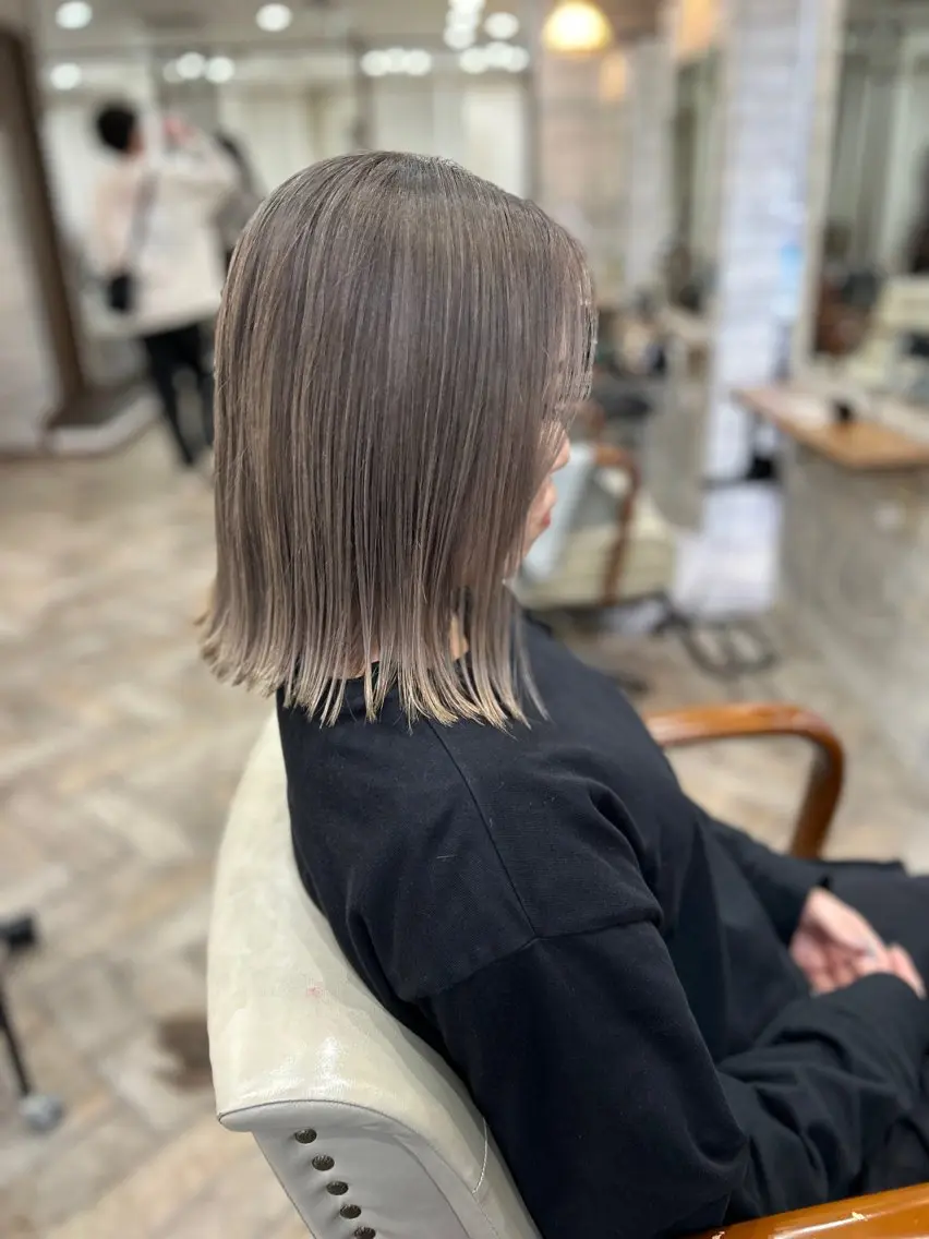 セミロング カラー ハイライトカラー ハイトーンカラー ハイライト カット ヘアカラー トリートメント 女性指名人気no.1 尾崎のヘアスタイル