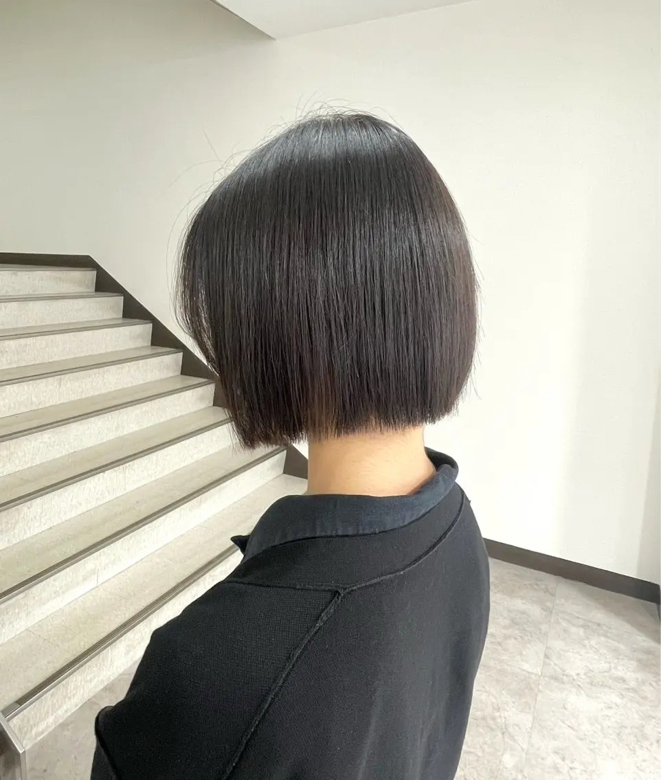 ショート カット 縮毛矯正 【レイヤー艶カラー】 🎀moka🎀のヘアスタイル