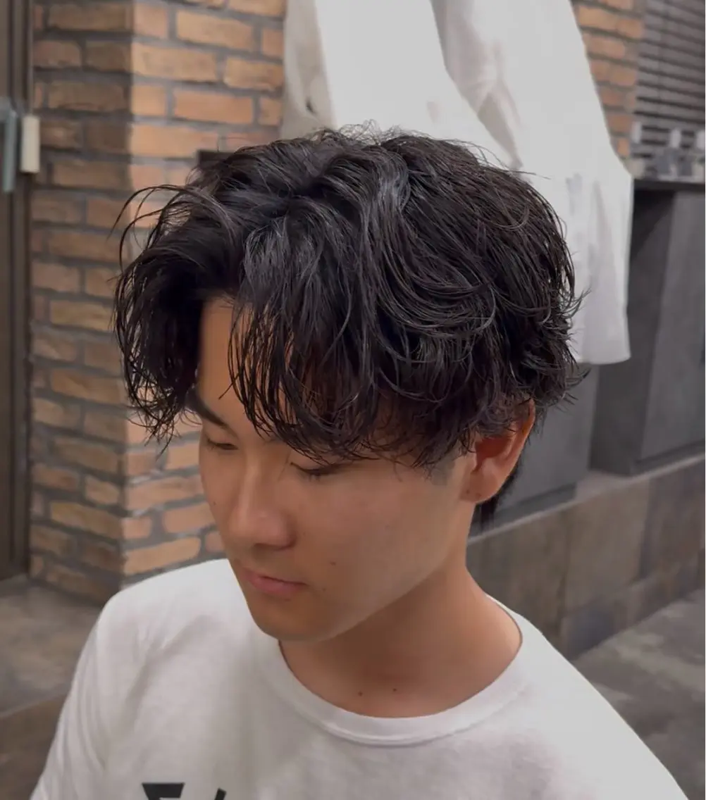 パーマ メンズ カット パーマ シャドウ/フェザー 朝崎倭斗のヘアスタイル