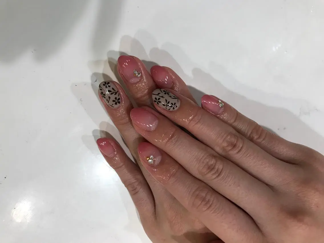 ネイル 大塚 彩沙のネイルデザイン