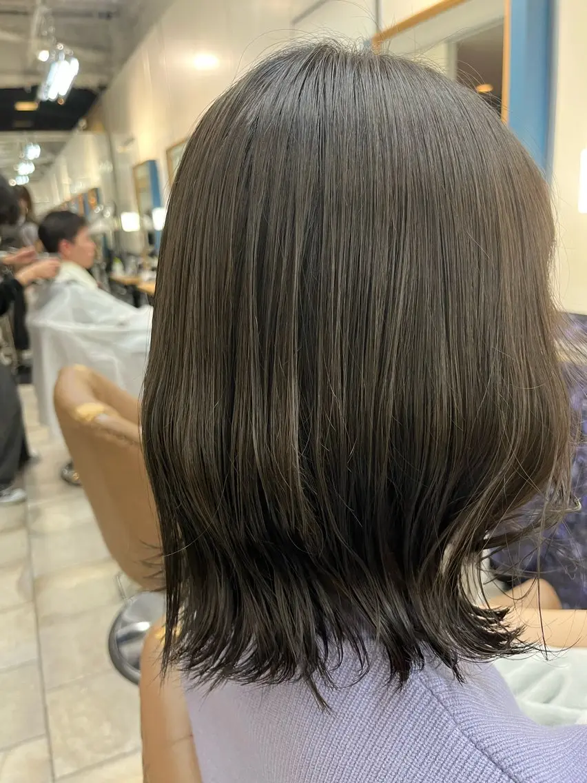 ミディアム カラー ブルーカラー 透明感カラー カラー/アイリスト 麻優のヘアスタイル