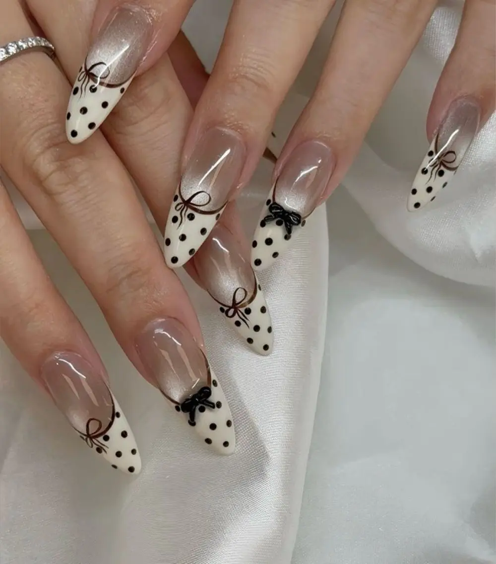 ネイル キラキラネイル 韓国ネイル ロングネイル ワンホンネイル ハンドネイル Josie nail salonのネイルデザイン