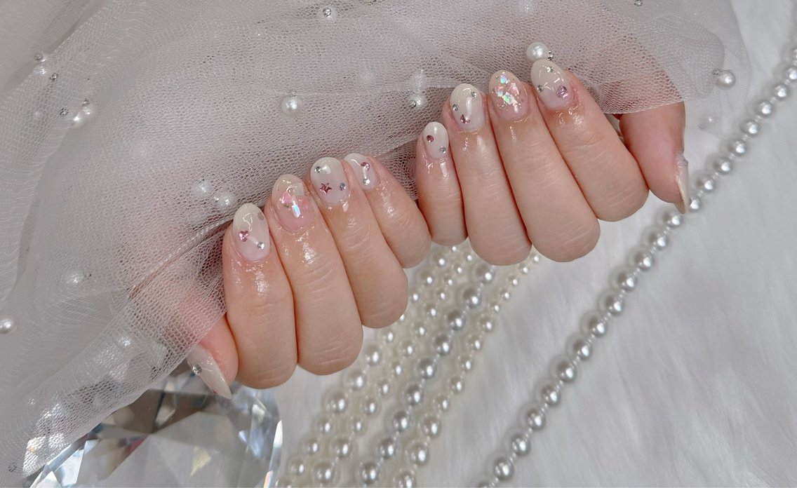 ネイル アートネイル ジェルネイル 韓国ネイル ニュアンスネイル ハンドネイル Luna Nail.Novaのネイルデザイン