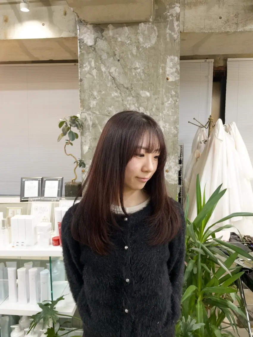セミロング カット アライ レンカのヘアスタイル