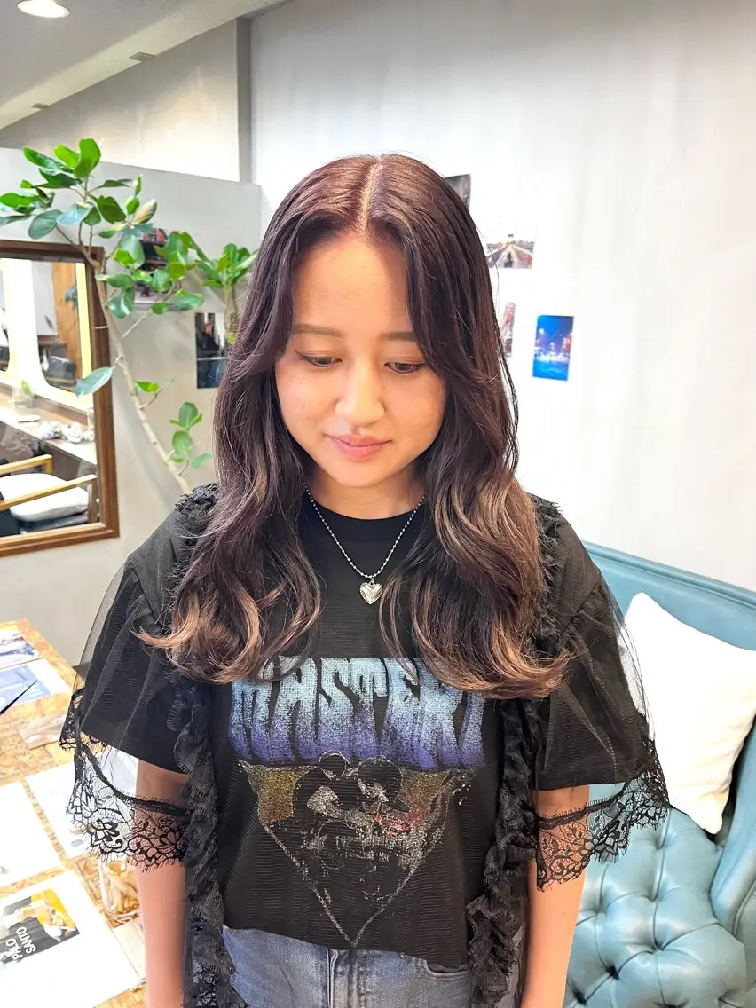 ロング カラー ヘアアレンジ ブリーチ ダブルカラー ラベンダーカラー ブリーチなしカラー カット ヘアカラー トリートメント ena/ブリーチなし 透明感・レイヤー🎀のヘアスタイル