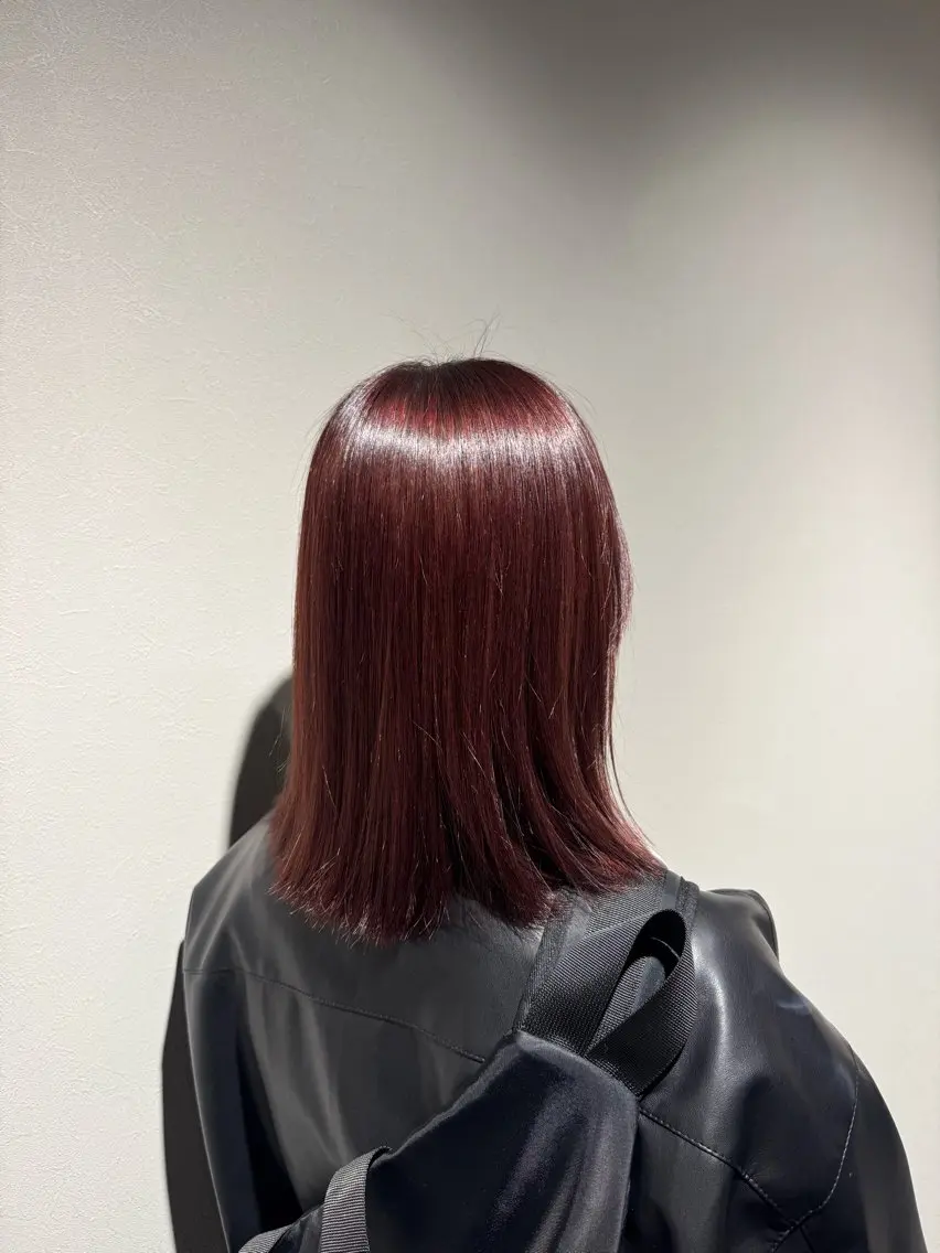 ミディアム カット ヘアカラー トリートメント NAVY 橋本心 縮毛矯正のヘアスタイル
