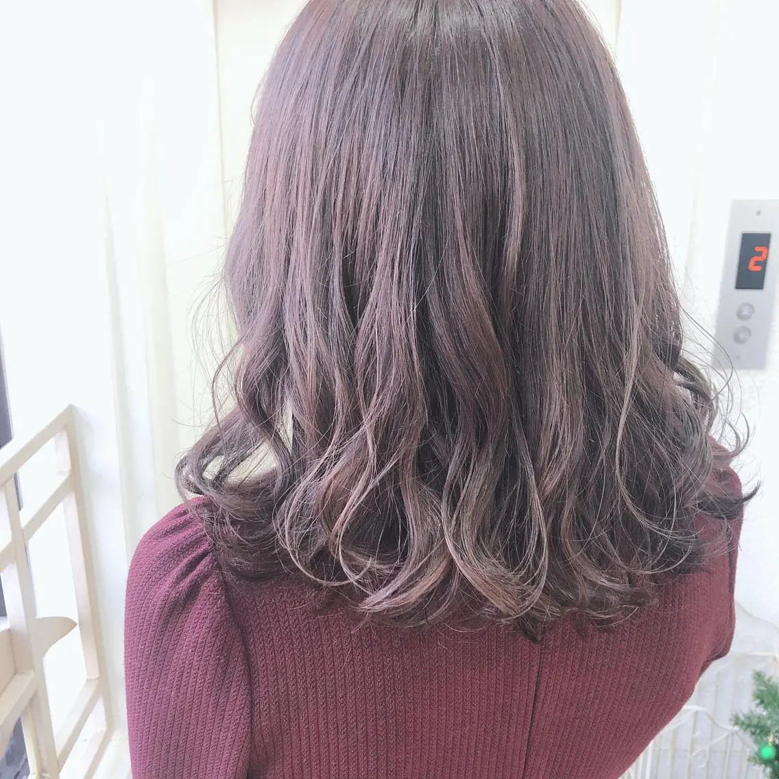 ミディアム カラー TRENCH 相澤 果歩のヘアスタイル