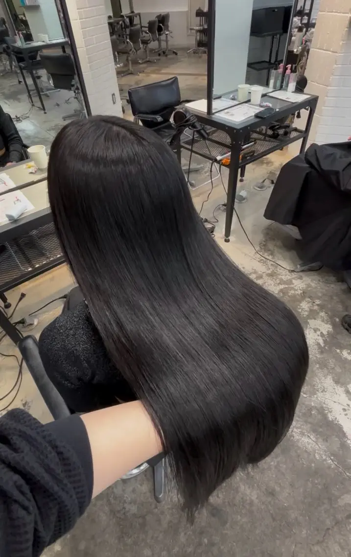 ロング カラー 黒髪 ヘアカラー 縮毛矯正 トリートメント ダメージレス艶髪 🦋MISAKI🦋のヘアスタイル