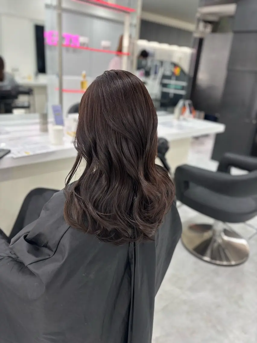 ロング カット ヘアカラー トリートメント ヘッドスパ ヘアセット 赤髪/ワインレッド/ 韓国系 まなかのヘアスタイル