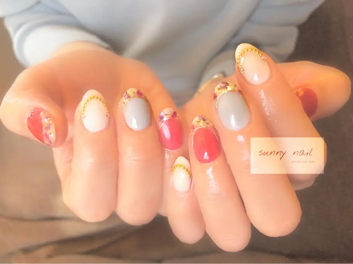 ネイル フレンチネイル グリーン おそろいネイル ミラーネイル 赤色 sunny nailのネイルデザイン