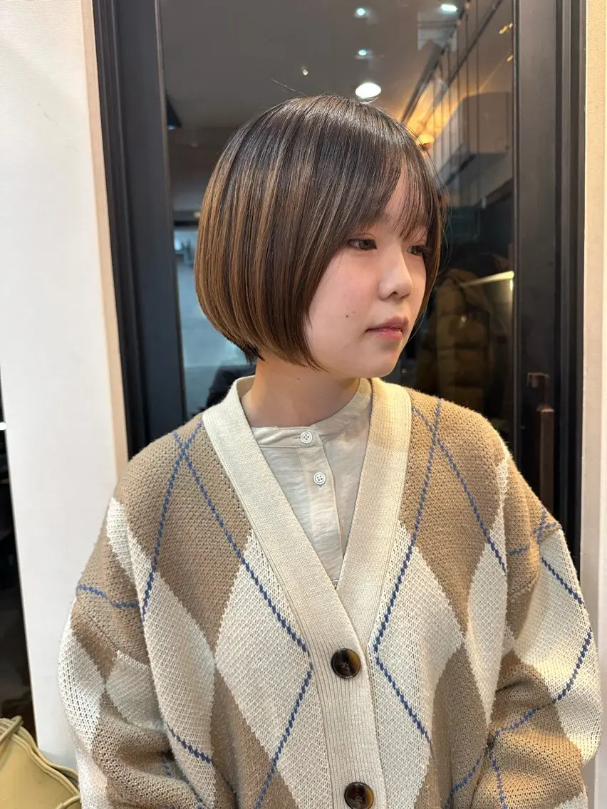 ショート ショートボブ 丸みショート ボブ ショートヘア SITY.レイヤー ボブ/透明感カラーのヘアスタイル