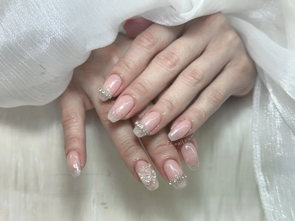 ネイル キラキラネイル マグネットネイル 持ち込み シンプルネイル ハンドネイル フットネイル ハンドケア TS. nails___のネイルデザイン