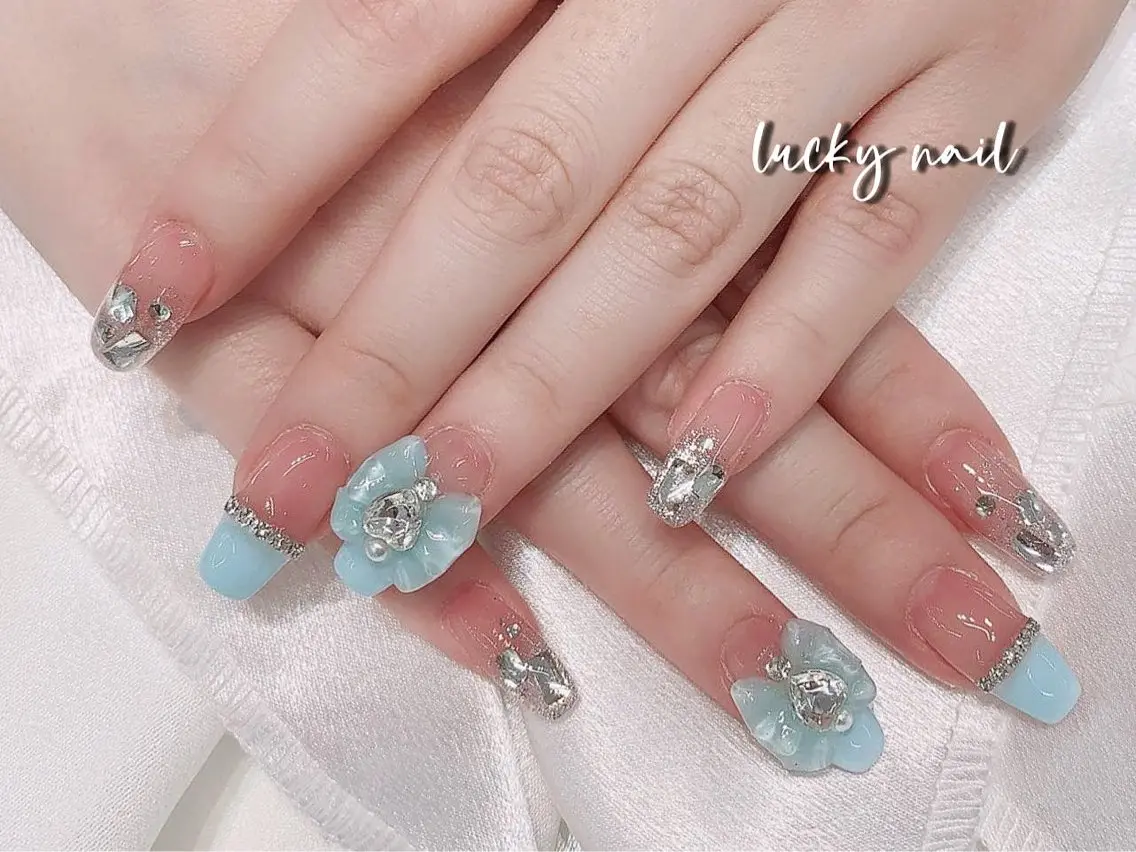 ネイル アートネイル チークネイル 長さ出し ジェルネイル マグネットネイル Lucky nail  小林和希のネイルデザイン