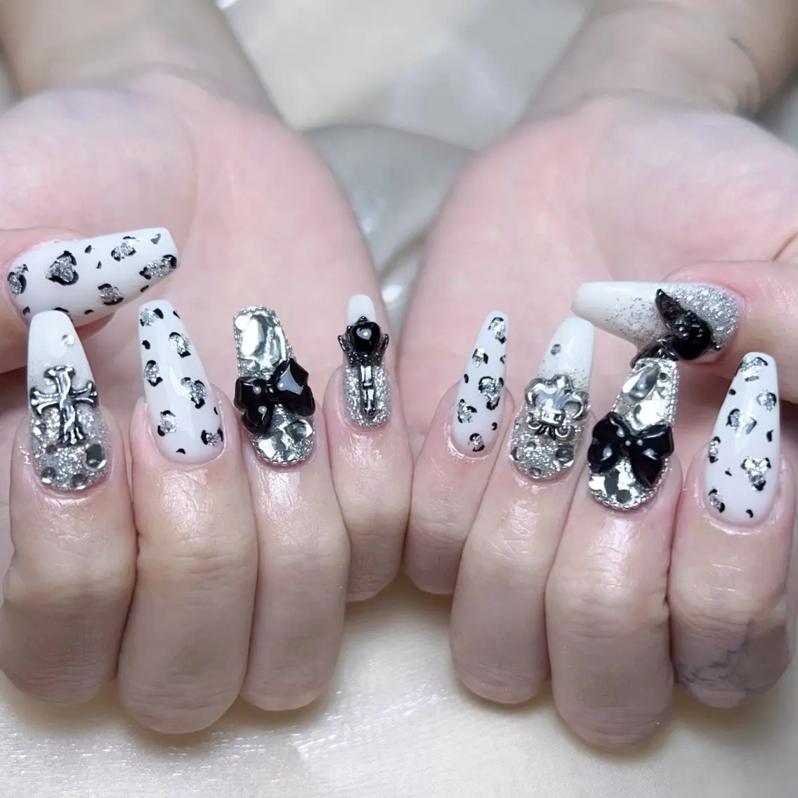 メンズ ネイル メンズ韓国風 アートネイル オーロラネイル ガーリー キラキラネイル ハンドネイル Nail salon 木にいるのネイルデザイン