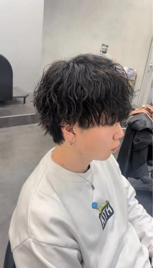 ミディアム メンズ ミディアムパーマ メンズパーマ 波巻きパーマ fifth リュウセイのヘアスタイル